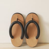 kino shoe works・zori / 黒× ナチュラル （23cm）