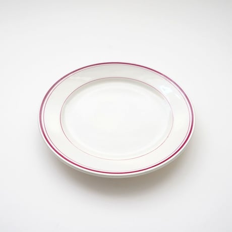 ピンクの線の入ったビストロ皿