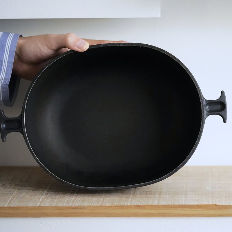 ルクルーゼ デュッフオーバル30㎝ マットブラック