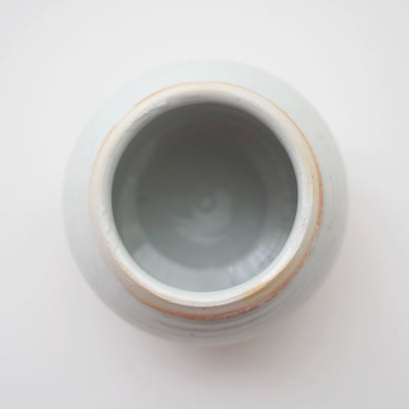 34 壷田亜矢 / 蓋物（白磁）
