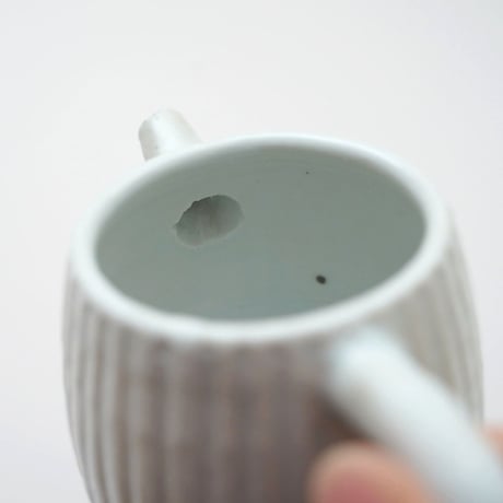 49 壷田亜矢 / 注器（白磁）