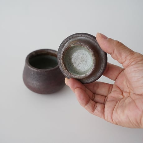26 壷田亜矢 / 蓋物（土もの）