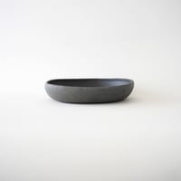 渡辺隆之・くぼみ 楕円鉢 / 黒