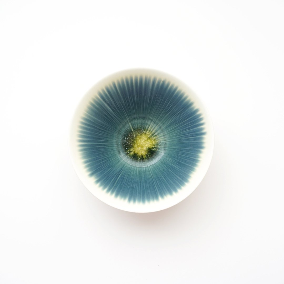 和田山真央さん　朝顔鉢 和田山真央・藍流し朝顔鉢（L） | 黄魚オンラインショップ