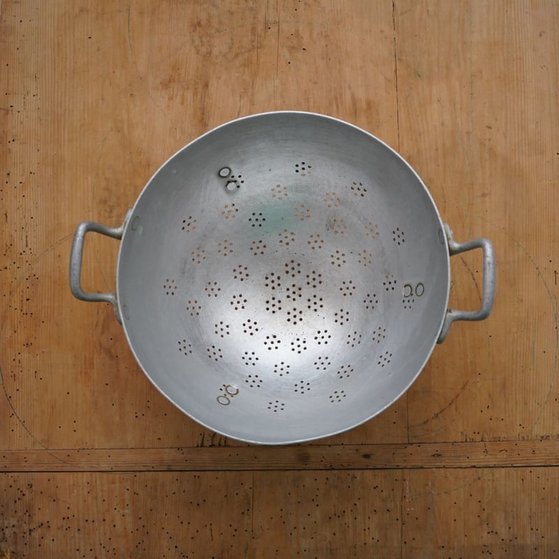 フランス・ビンテージ調理器具 / アルミコランダー 2025/07①