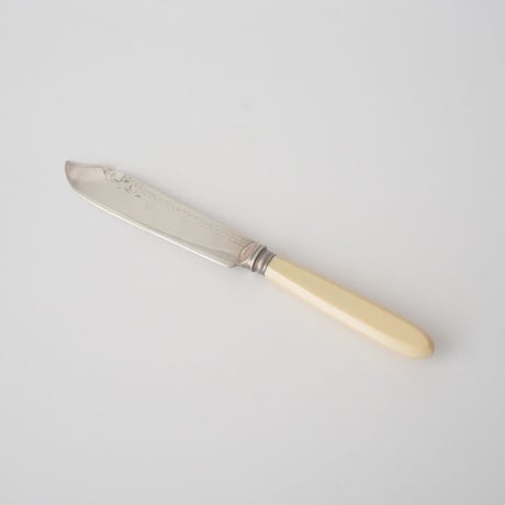 フランス・クリーム柄のナイフ (角)