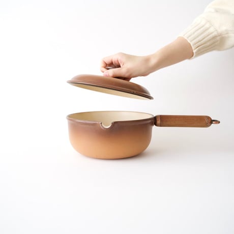 ル・クルーゼ　片手鍋　20cm  / マット茶