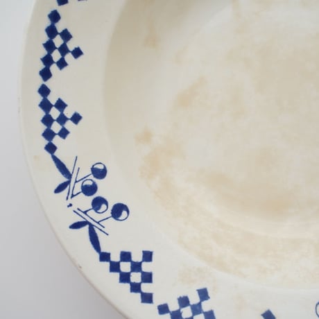 フランス・さくらんぼのスープ皿