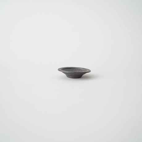 遠藤素子・豆皿  /  鉄釉