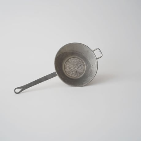 フランス・ビンテージ調理器具 / アルミの漉し器