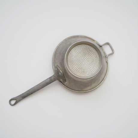 フランス・ビンテージ調理器具 / アルミの漉し器