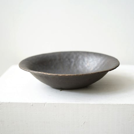 高田かえ・黒釉だ円鉢