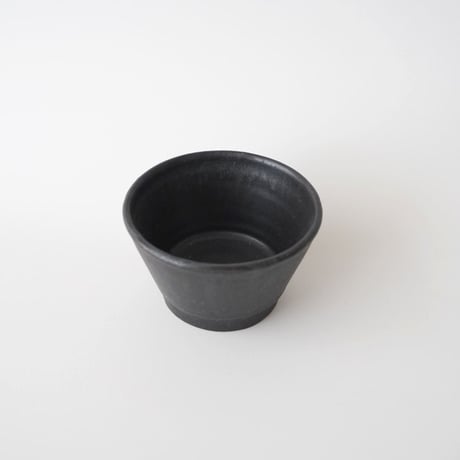 阿久津真希・鉢　(黒)