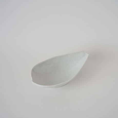 9 竹下努・青白磁蓮弁小鉢