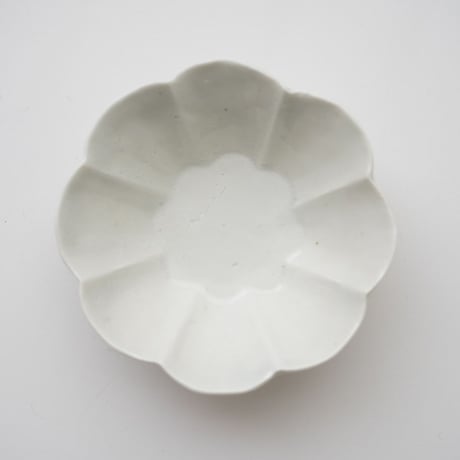 3 竹下努・青白磁小鉢 / 深輪花
