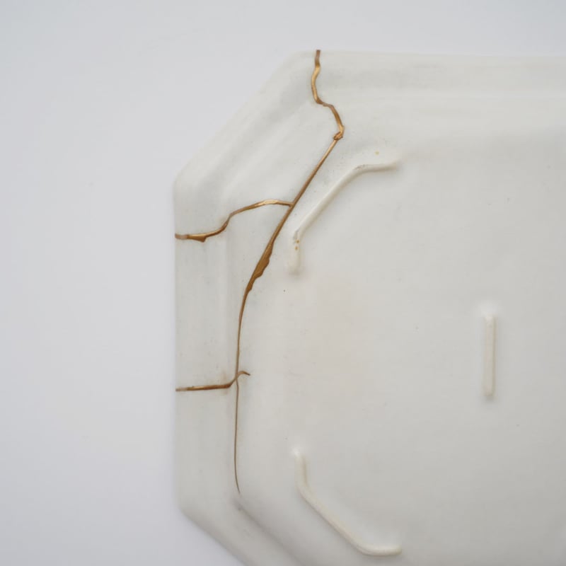 山本拓也・八角皿 S / 白マット・金継ぎ | 黄魚オンラインショップ