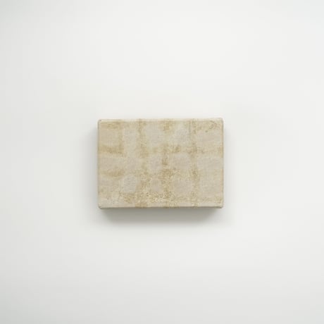 太田一永・革 箱（白）　小