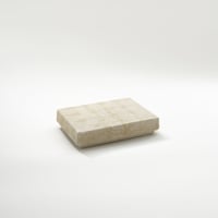 太田一永・革 箱（白）　小