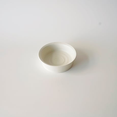 照井壮・乳白釉リム深皿(小)