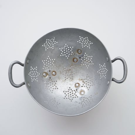 3・ フランス・ビンテージ調理器具 / アルミコランダー