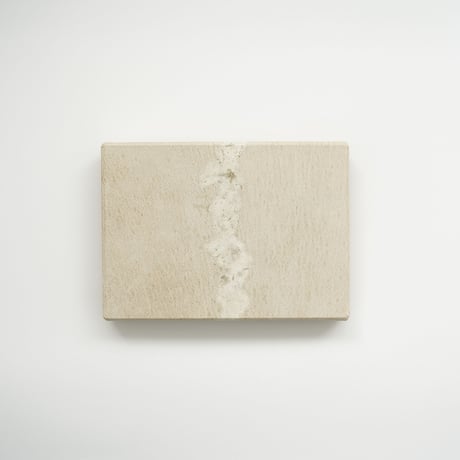 太田一永・革 箱（白）　大