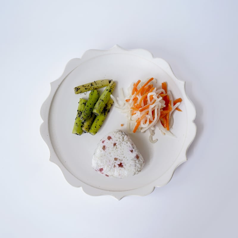 水谷ちえみ・リム皿輪花 (大) | 黄魚オンラインショップ