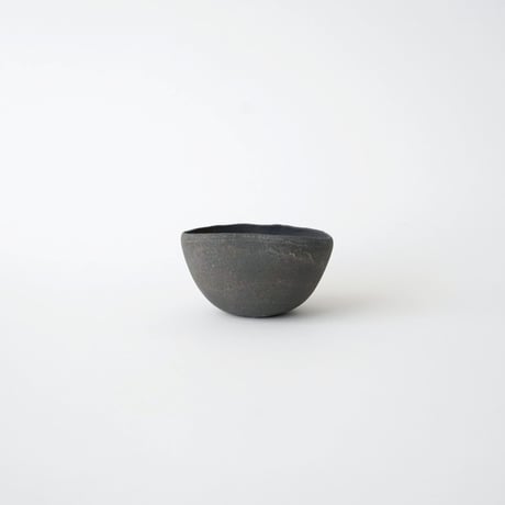 渡辺隆之・くぼみ 碗 L / 黒 ①