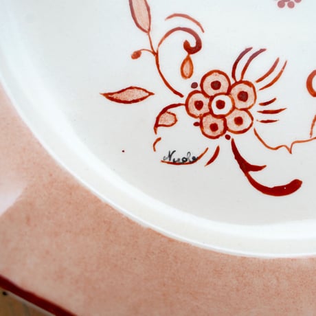 Villeroy & Boch・薄い赤色ケーキ皿 /ケーキ皿 ②