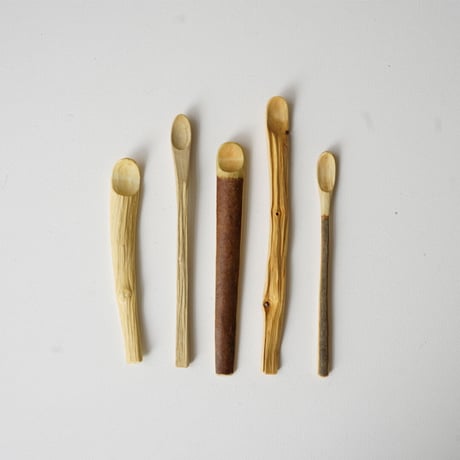 日の出製作所・びわの木のスプーン(1)