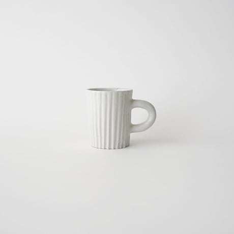 57 壷田亜矢 / コーヒーカップ（白磁）