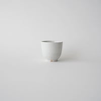 2 壷田亜矢 / 湯呑み（白磁）