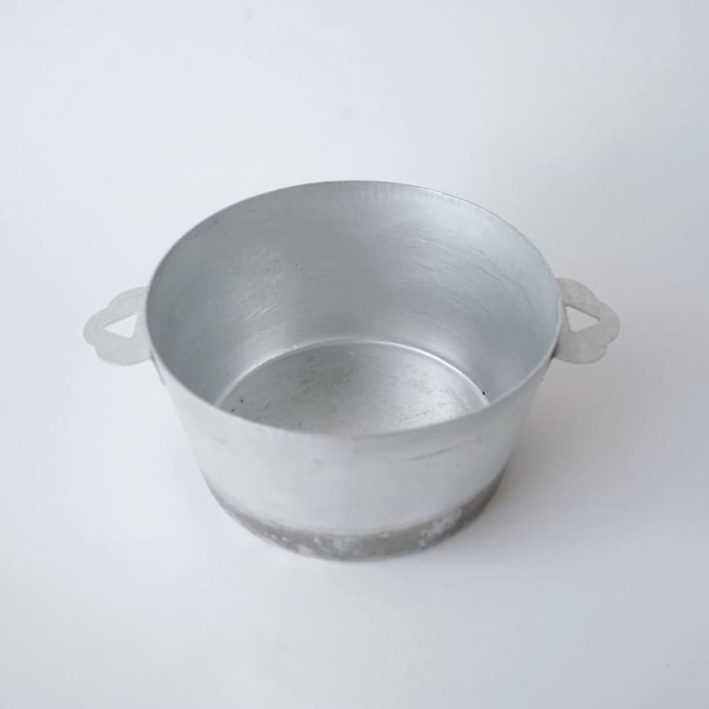 Tournus製 アルミ 平鍋 両手鍋 フランス アンティーク フランス蚤の市のアルミ片手鍋・ビンテージ両手鍋 | 黄魚