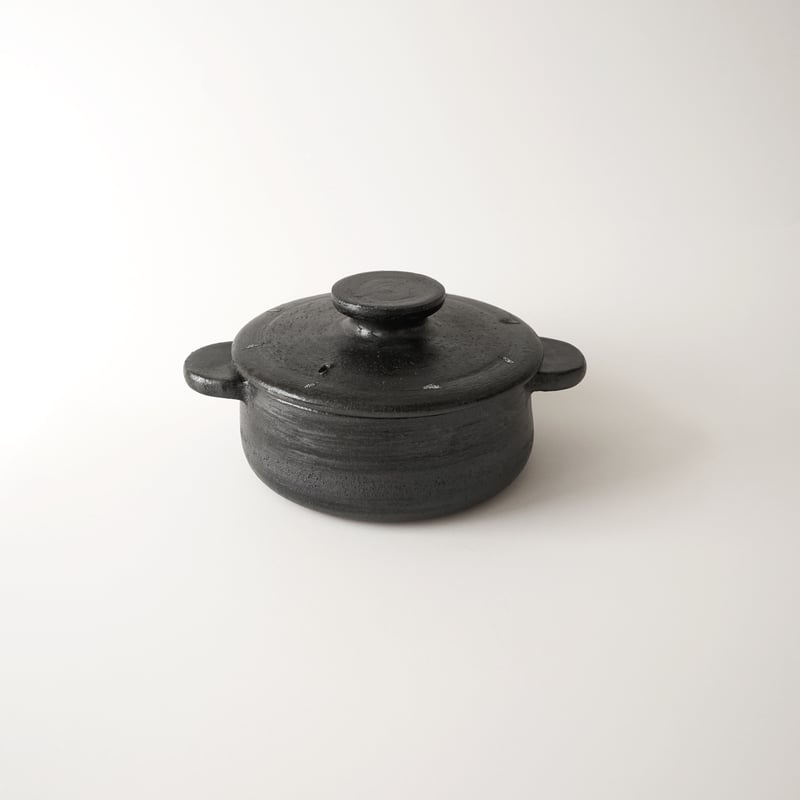 壷田和宏・亜矢 / 黒い土鍋 | 黄魚オンラインショップ