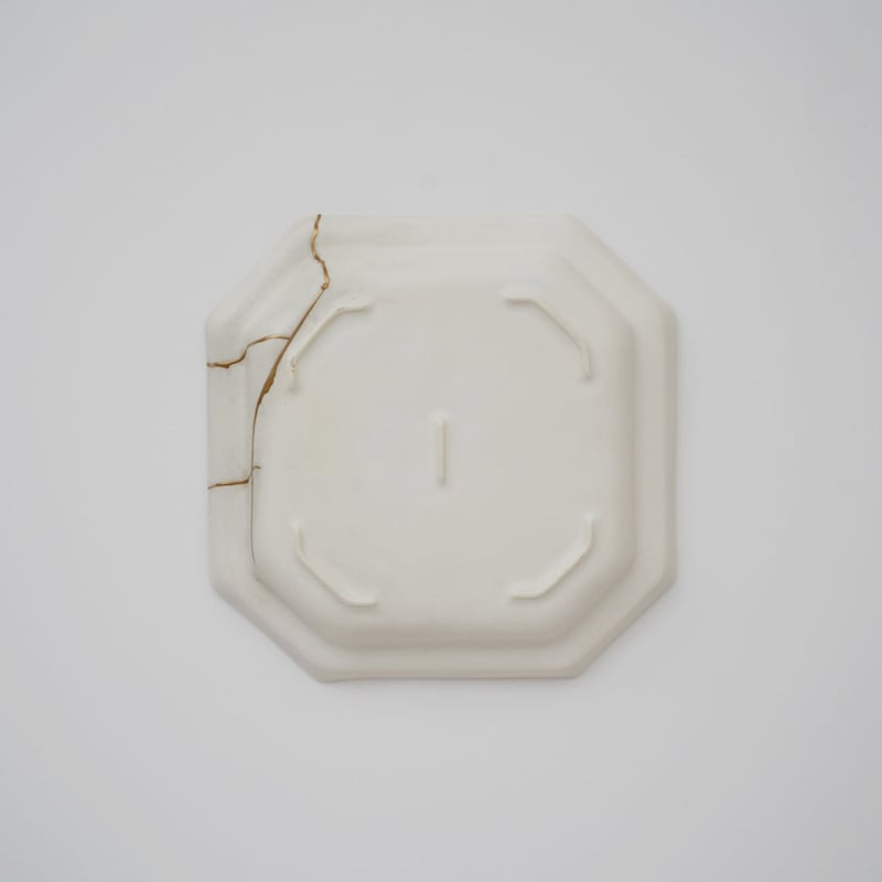 山本拓也・八角皿 S / 白マット・金継ぎ | 黄魚オンラインショップ