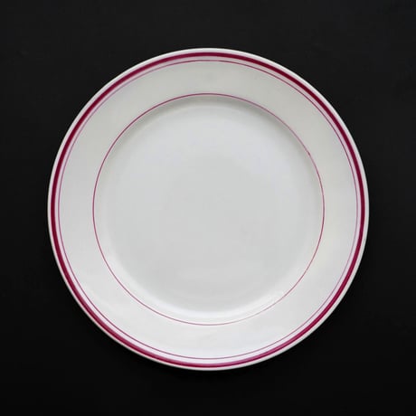 ピンクの線の入ったビストロ皿