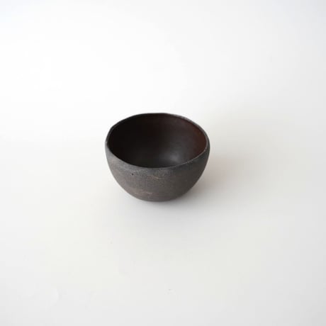 渡辺隆之・薪窯 / くぼみ 碗 M (黒）