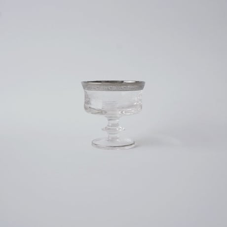 プラチナ彩のシャンパングラス