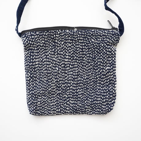 アカ族・藍染刺繍ショルダー ②
