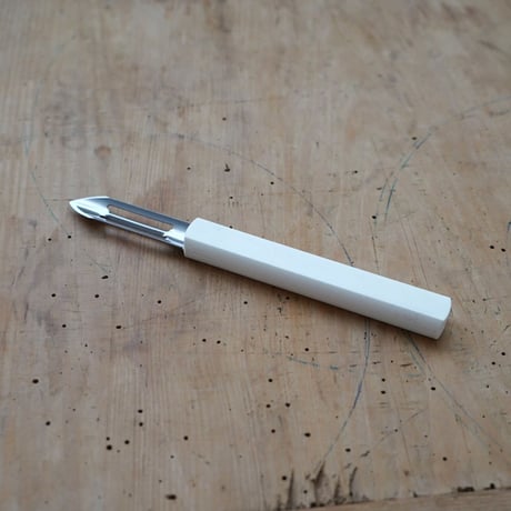 フランス・ ピーラー（皮むき器）/ 白