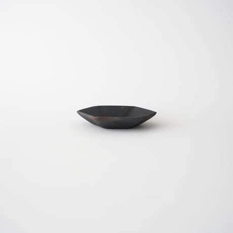 フルカワゲンゴ・六角皿 / 炭化