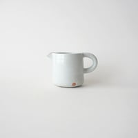 51 壷田亜矢 / 注器（白磁）