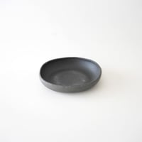渡辺隆之・くぼみ 楕円鉢/黒