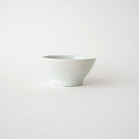 壷田亜矢　白磁　高台　鉢　輪花 CATEGORY 壷田和宏・亜矢 / Kazuhiro・Aya Tsubota | 黄魚オンラ