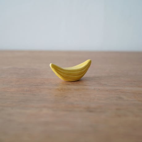 スミレ研究所・黄色い箸置き