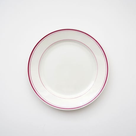 ピンクの線の入ったビストロ皿