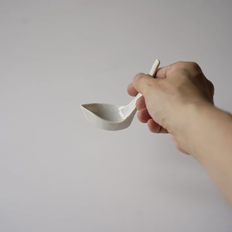 竹下努・青白磁蓮華豆皿