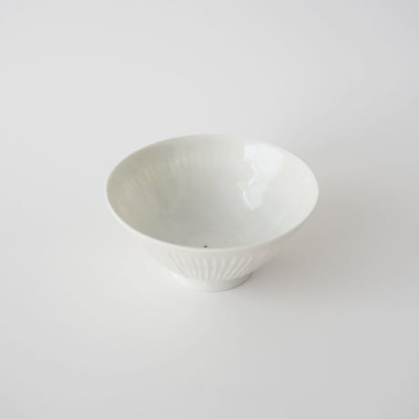 18 竹下努・青白磁飯碗 (小) / しのぎ