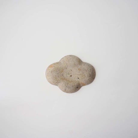水谷智美・四葉小皿（灰白）