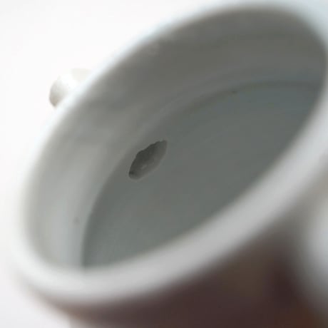 50 壷田亜矢 / 注器（白磁）