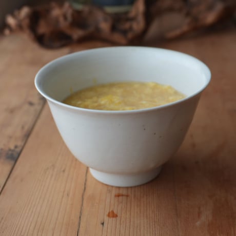16  竹下努・青白磁縁反飯碗